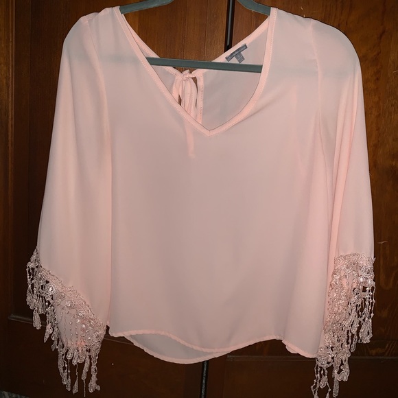 Light pink blouse with fringe on sleeves - Picture 1 of 2